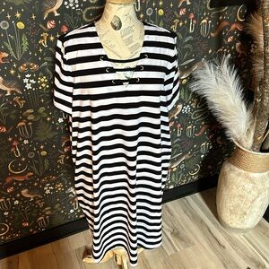 Michael Kors dress size 3 XL black and white stripes